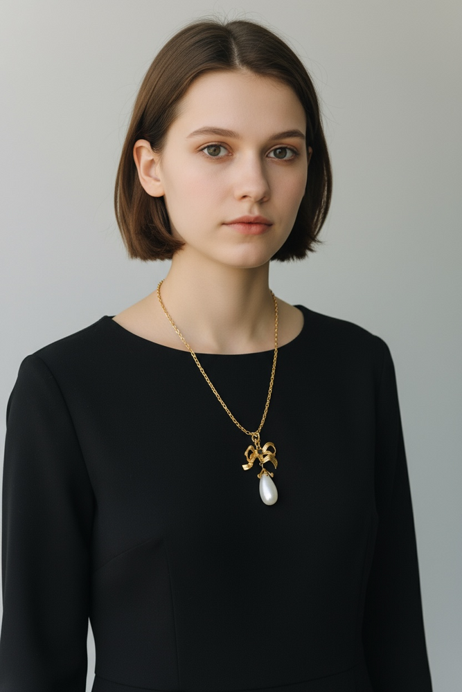 Vintage 90's KARL LAGERFELD Gripoix White Bow Necklace
