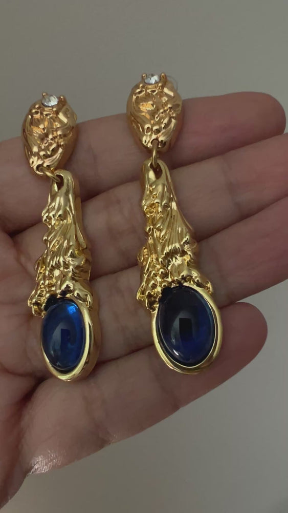 
            
                Load and play video in Gallery viewer, Vintage Baroque DOLCE VITA Sapphire Glass Drop Earrings
            
        